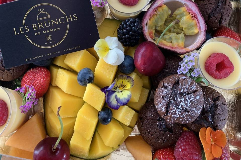 Fruits et mignardises sucrées