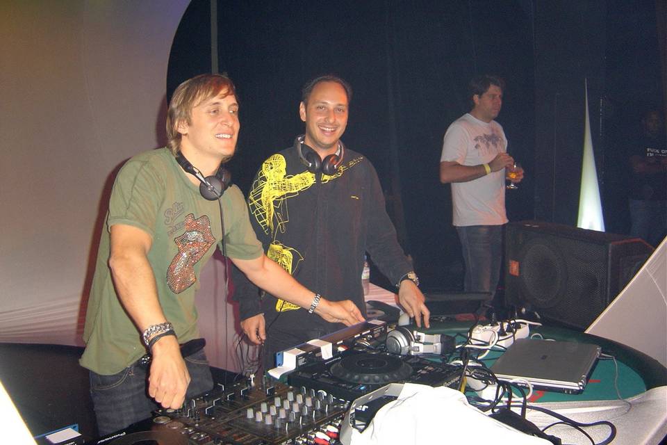 DJ Moti et DJ David Guetta