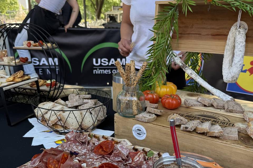 Buffet parvis des arènes