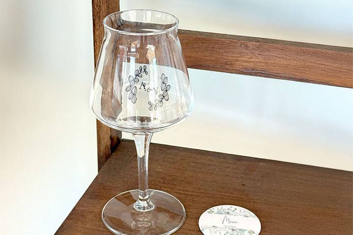 Verre floral élégant