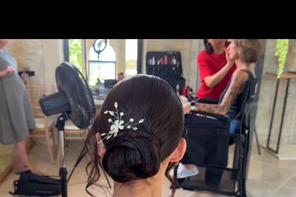Chignon sleek bun