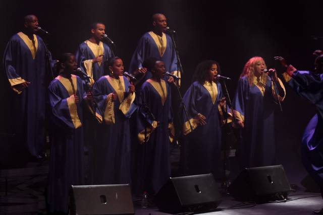 Max ZITA & Gospel Voices