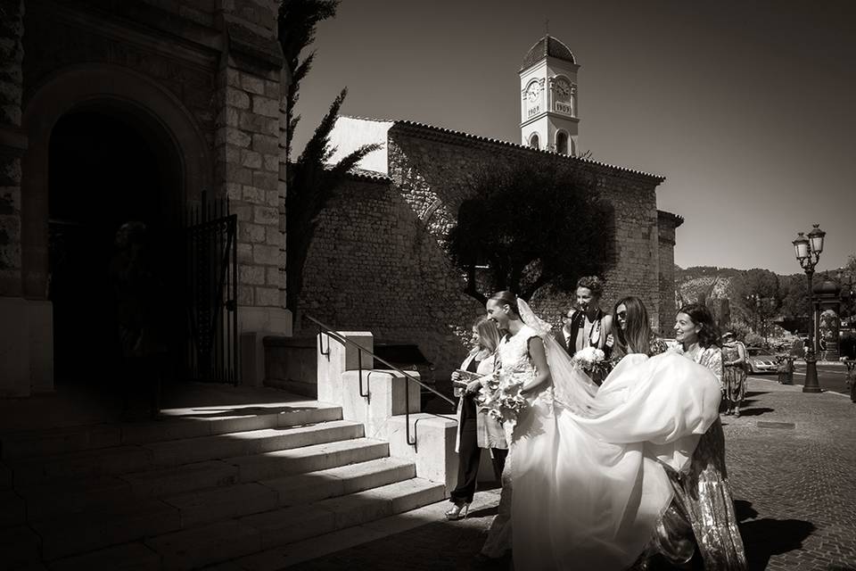 Bride arriving