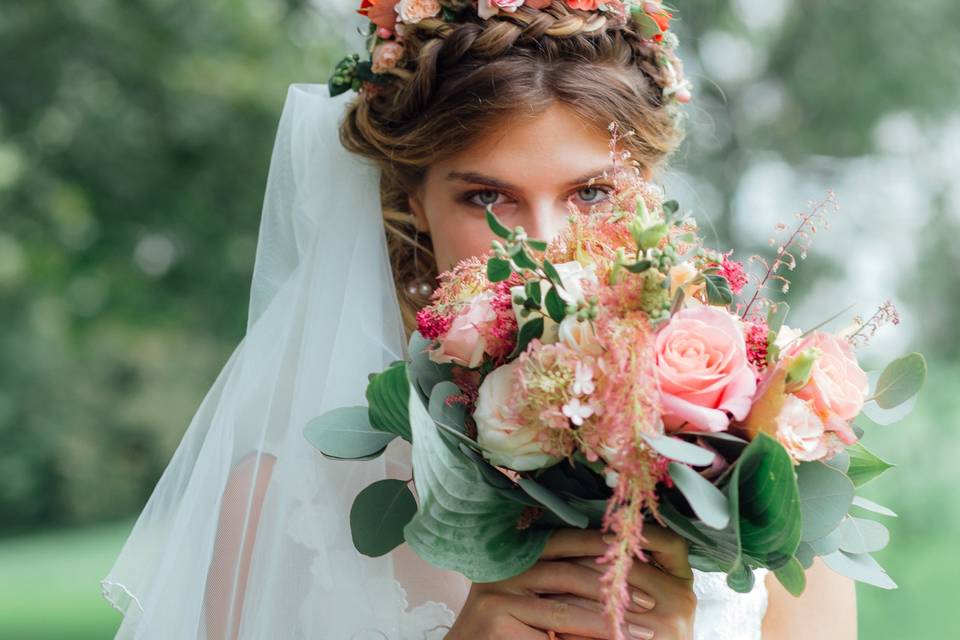 La mariée et son bouquet