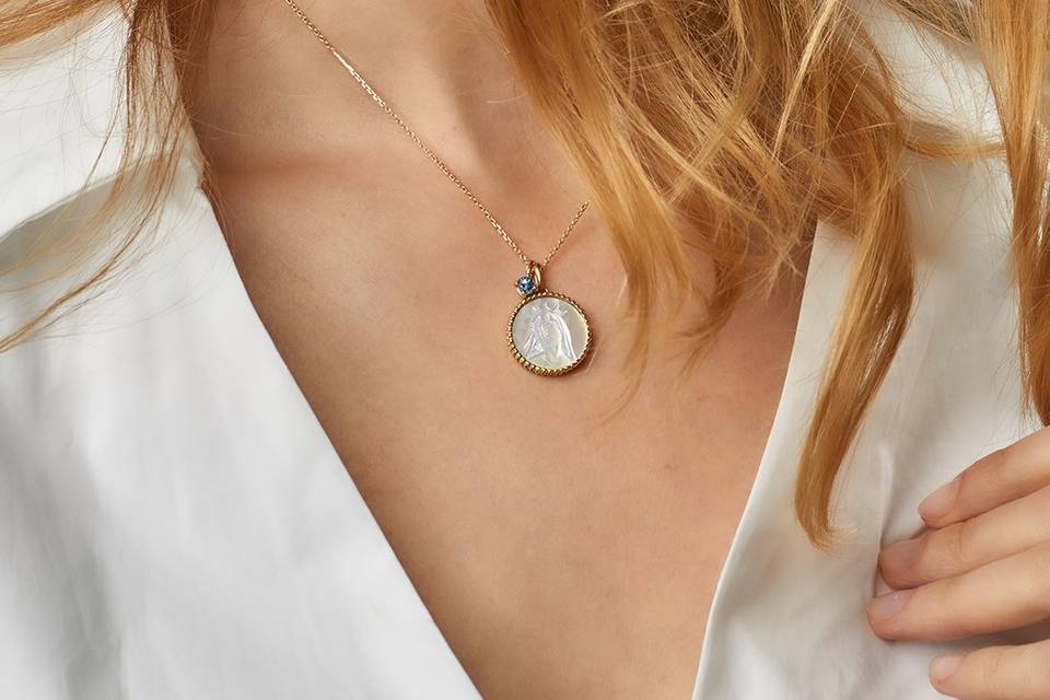 Pendentif-médaillon