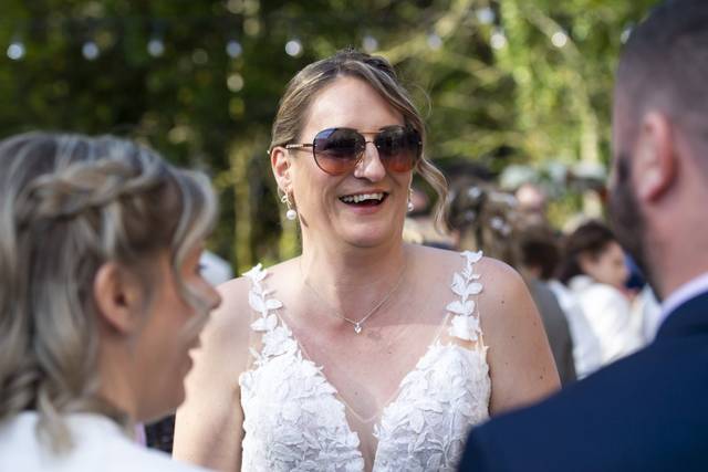 Le sourire de la jeune mariée