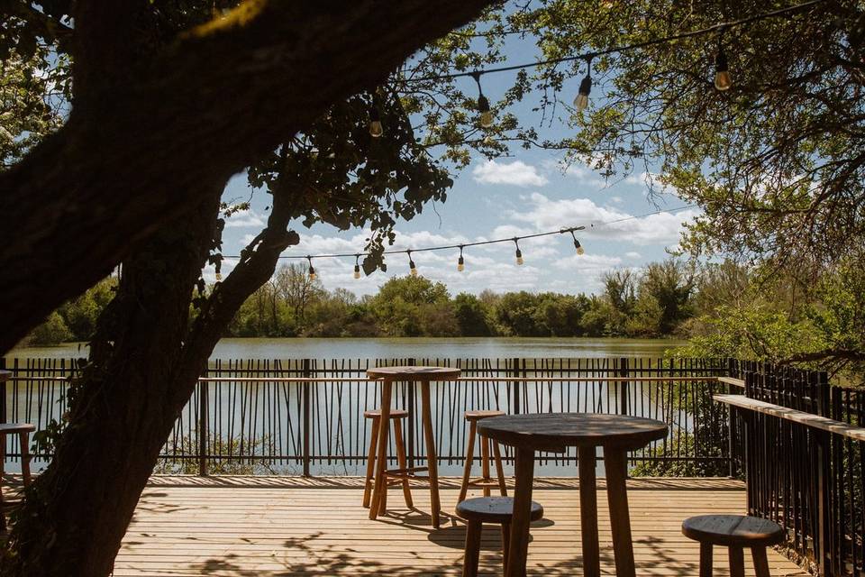 Terrasse vue sur le lac