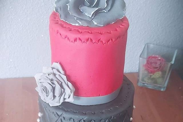 Cake design et rose en sucre