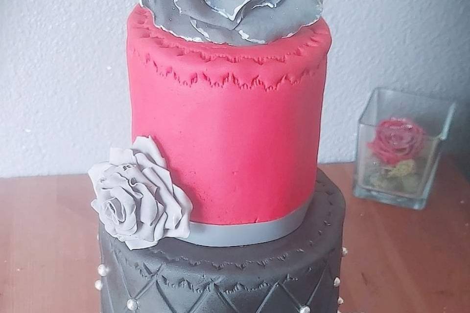 Cake design et rose en sucre