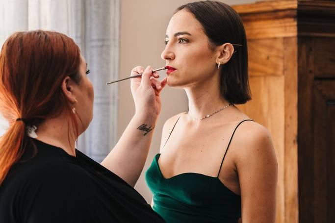 Mise en beauté bouche rouge