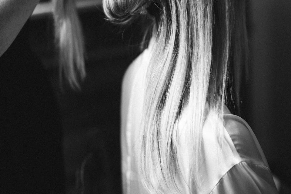 Préparation du chignon mariée