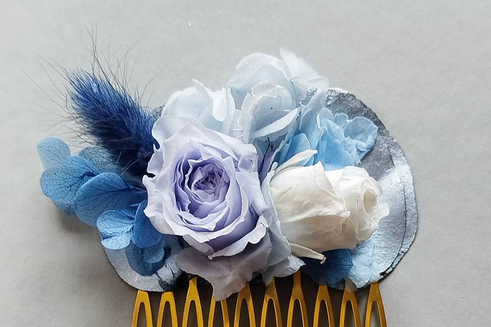 Peigne bleu azur