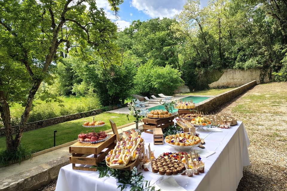 Terrasse avec idée buffet