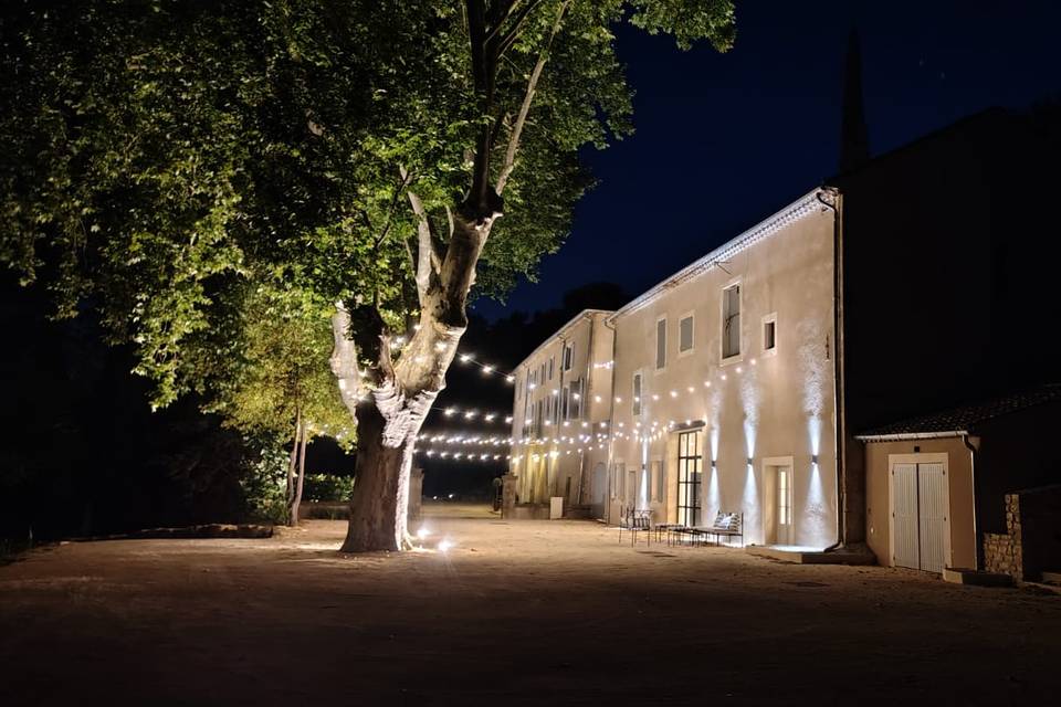 Esplanade Château de l'Olivète