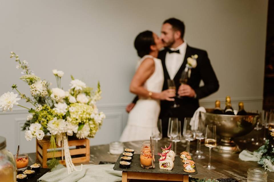 Mariés buffet vin d'honneur