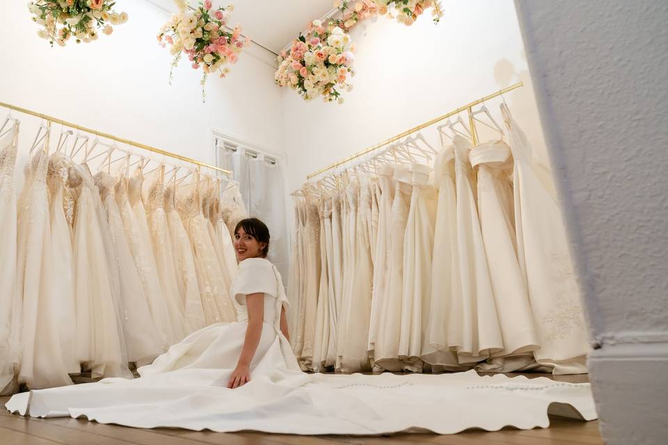 photo fiancée_essayant des robes