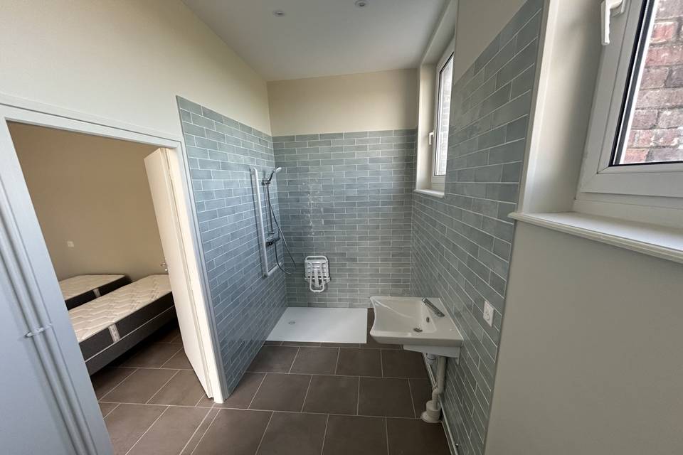 Salle de Douche PMR