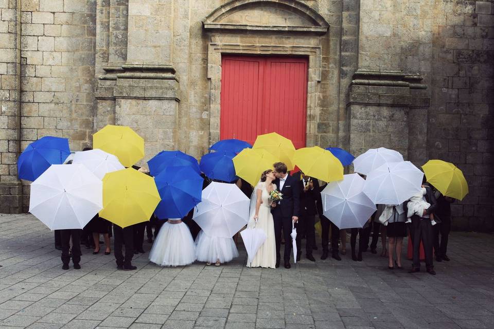 Photo de groupe parapluie