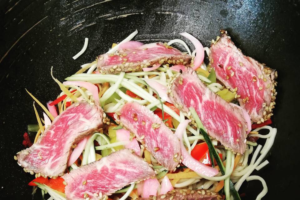 Salade de tataki de bœuf