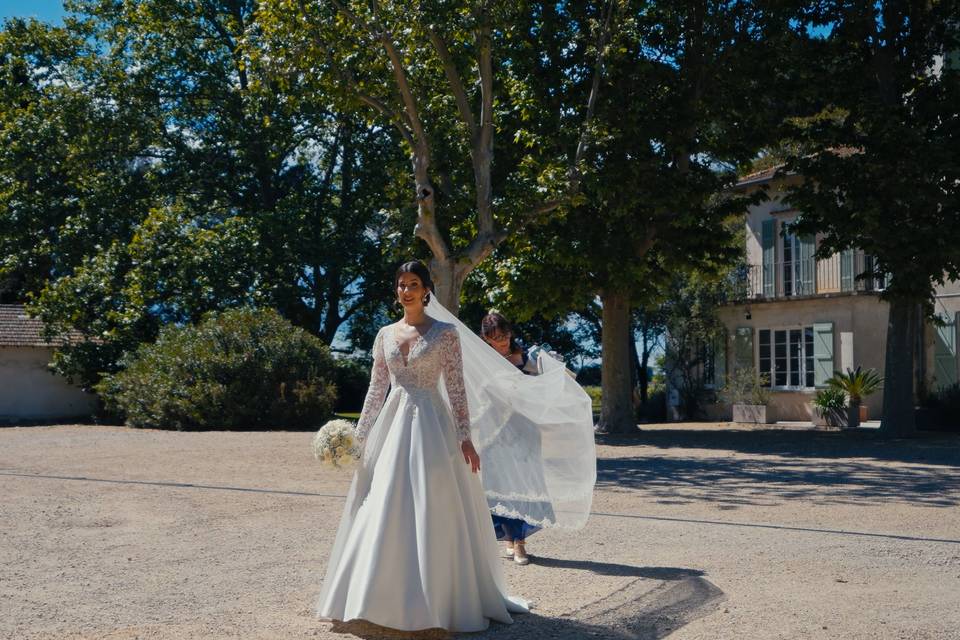 La mariée dans sa robe
