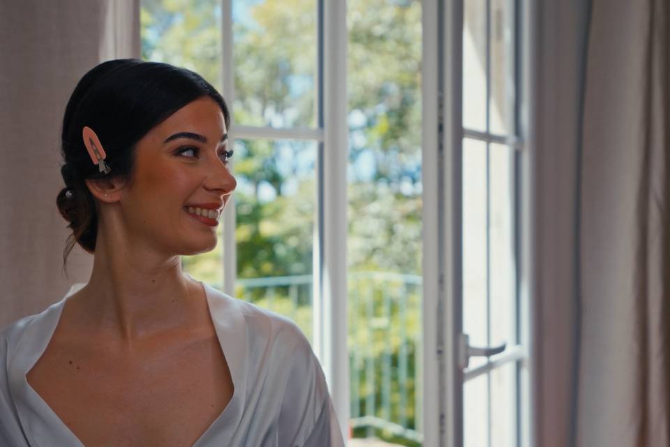 La mariée souriante