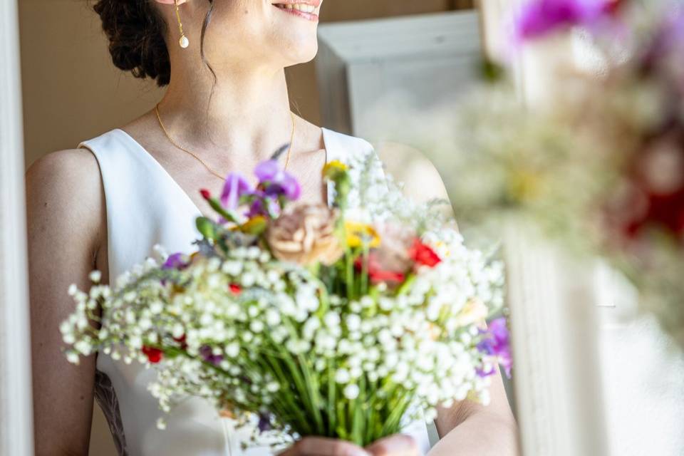 La mariée et son bouquet