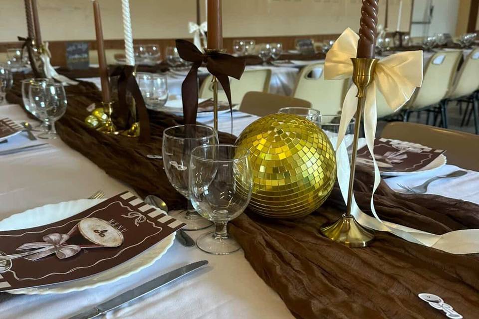 Marron beige et or