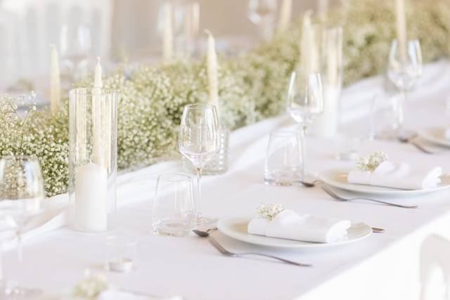 Blanc et élégant