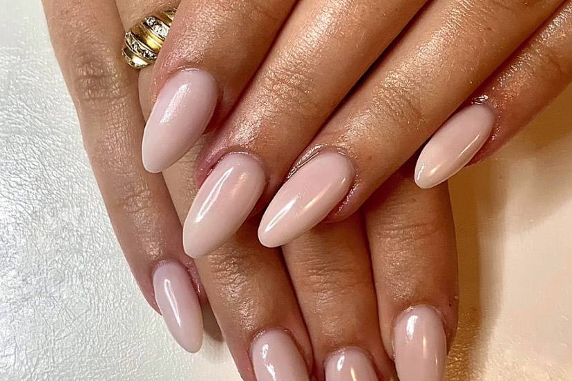 Ongles de la mariée
