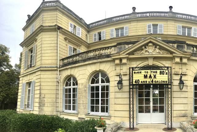 Arche lumineuse au château