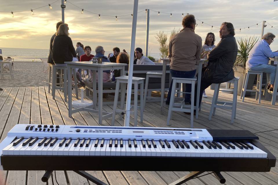 Soirée piano-bar sur la plage