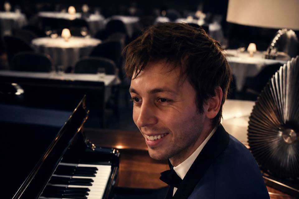 Pianiste pour hôtels de luxe