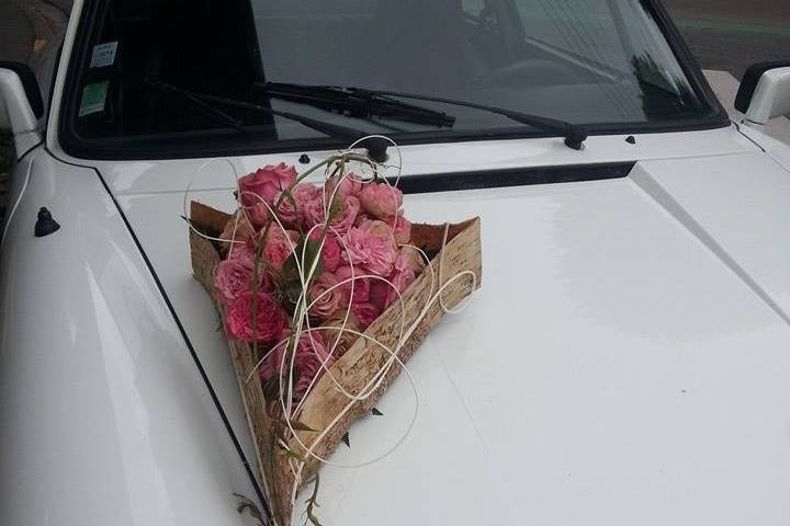 Voiture chemin de roses