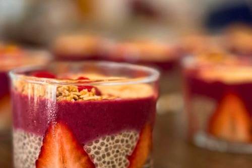 Smoothie bowl aux fruits rouge
