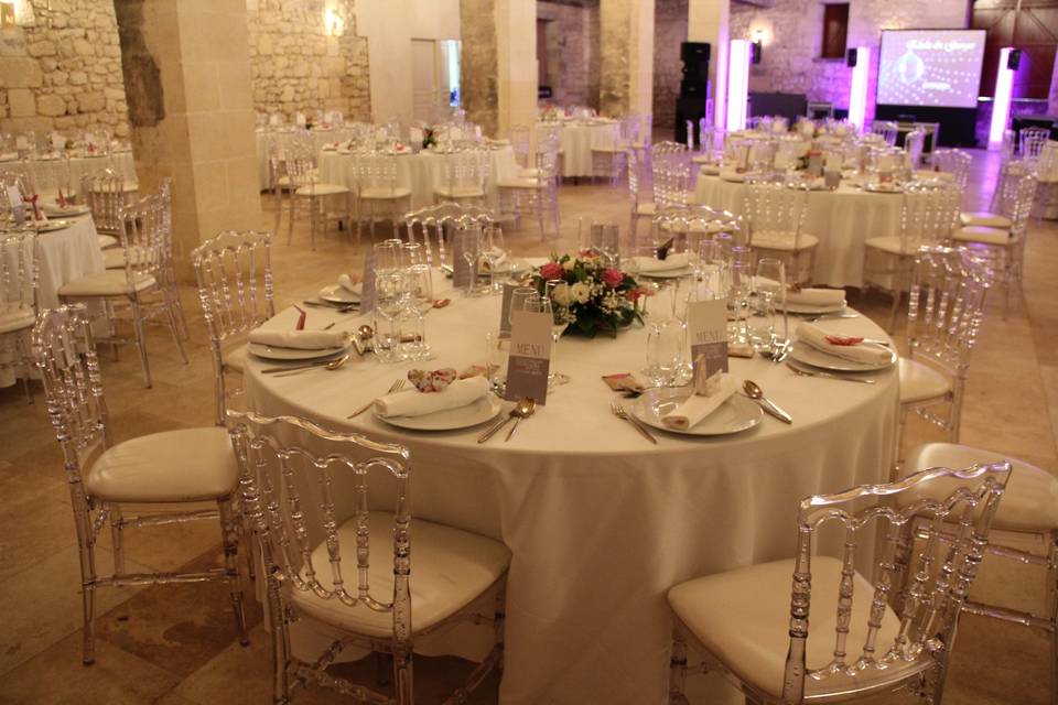 Grande salle mariage table ron