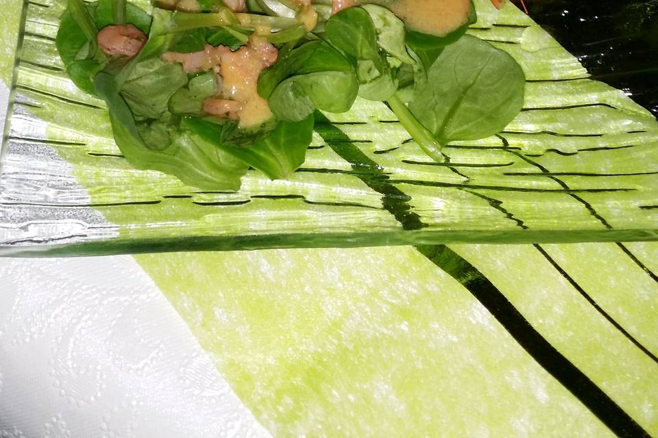 Salade sur son nid de crevettes