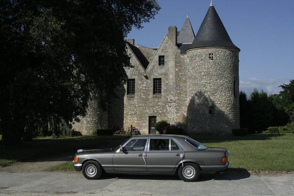 Château en Mercedes longue