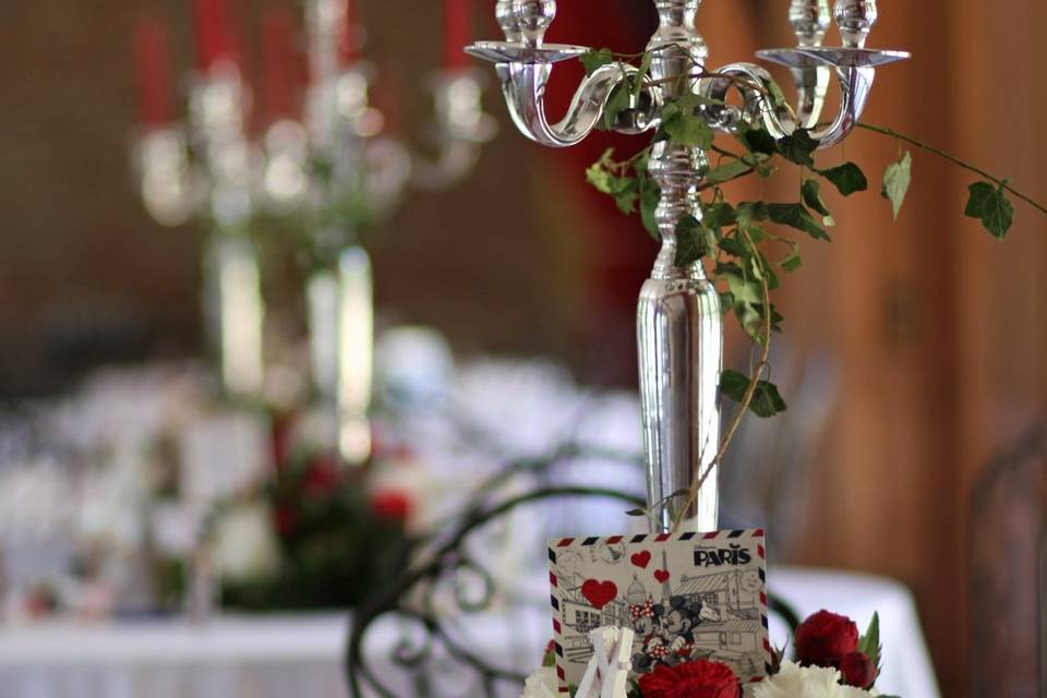 Chandeliers rouge et blanc