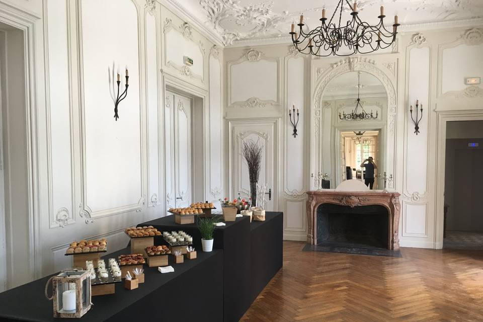 Buffet dans un château