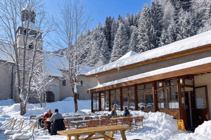 Terrasse, chapelle, neige