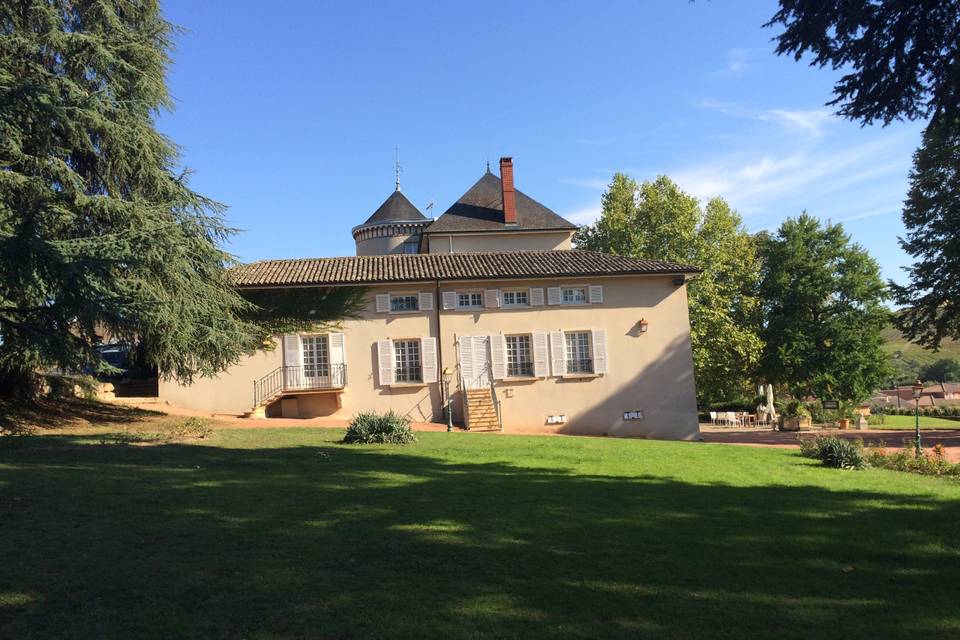 Les terrasses et le jardin