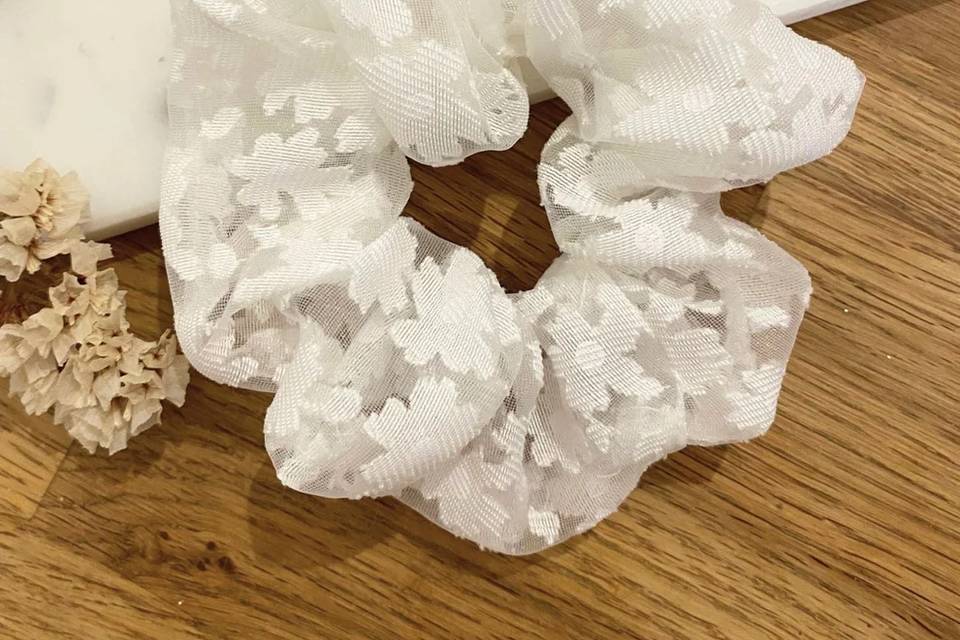 Chouchou en dentelle blanc