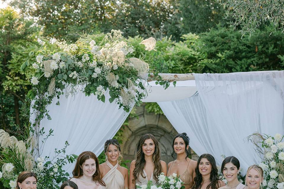 Tara & her bridesmaids