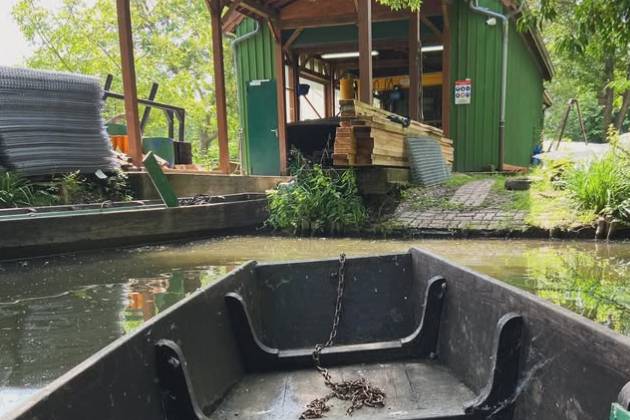 Accès en barque