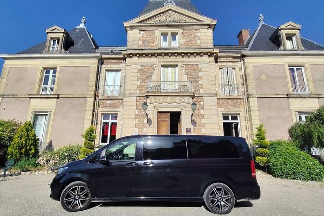 Dépose des mariés sur le lieu