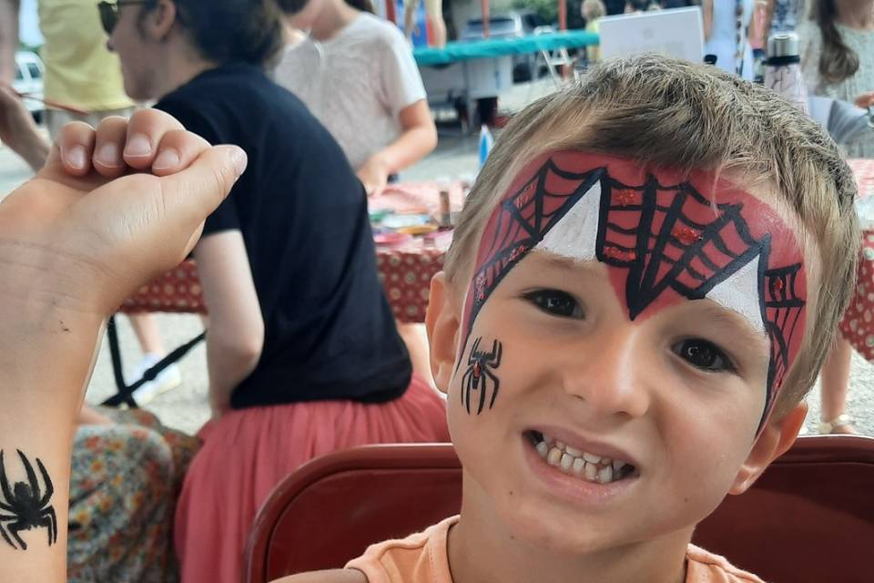 Il est fier spiderman