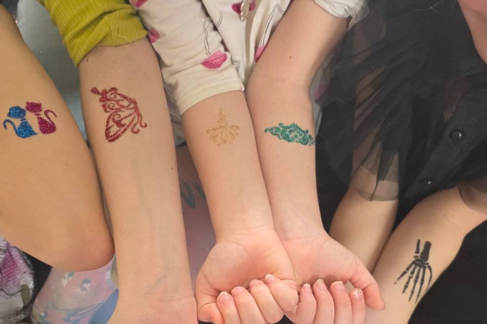 Pleins de tatoo paillettes