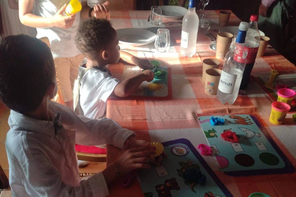 Atelier pâte à modeler