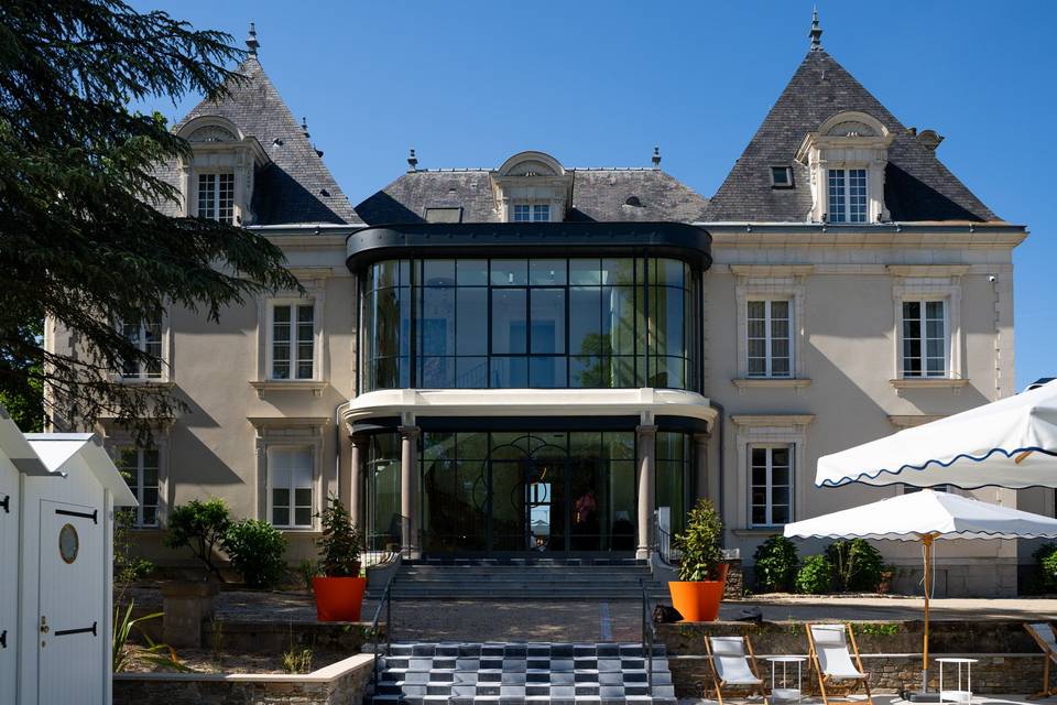Le Château vu de la Piscine