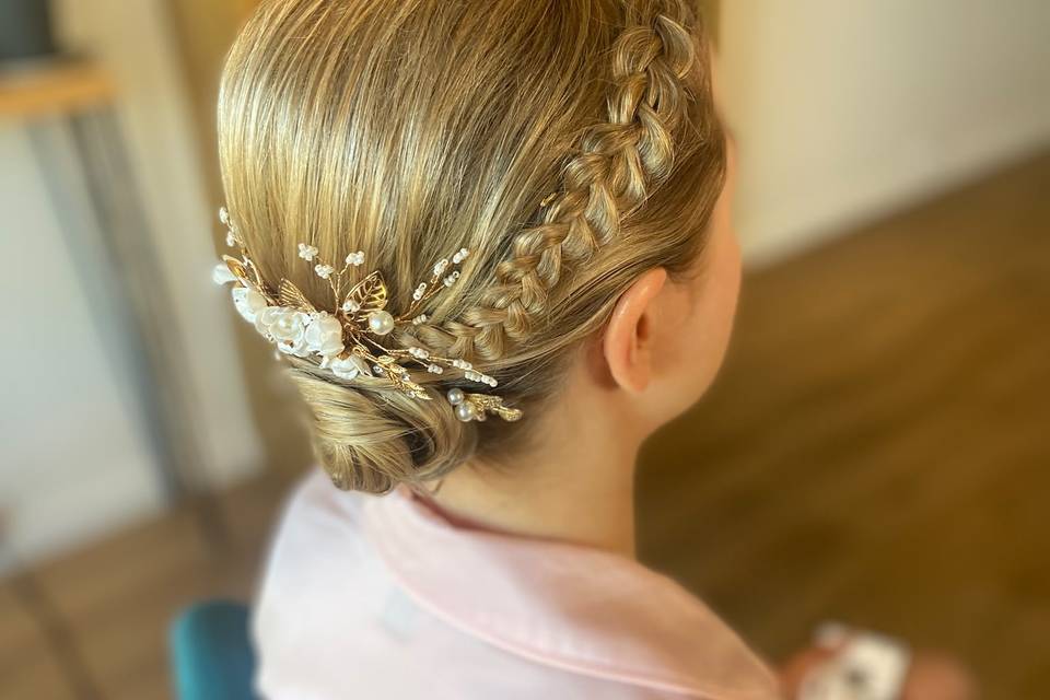 Chignon bas témoin